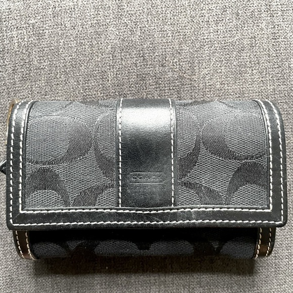 GUC Black Coach wallet - Picture 3 of 9